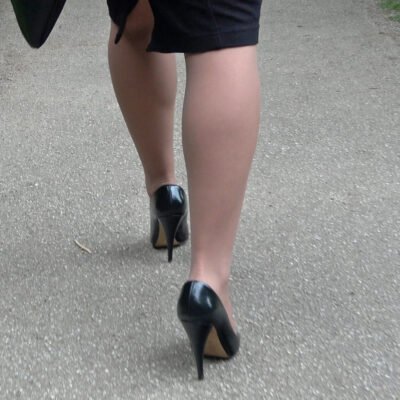 her heel rocks and sways