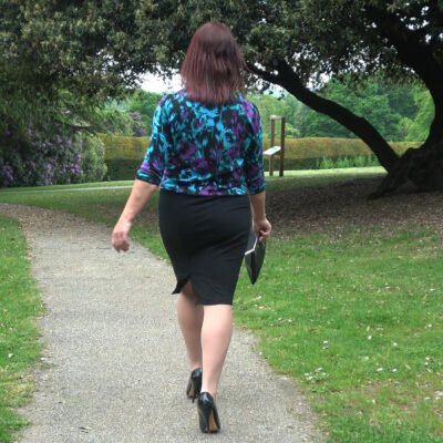 her heel rocks and sways