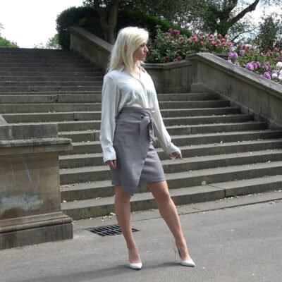 Her white shoe - so glorious